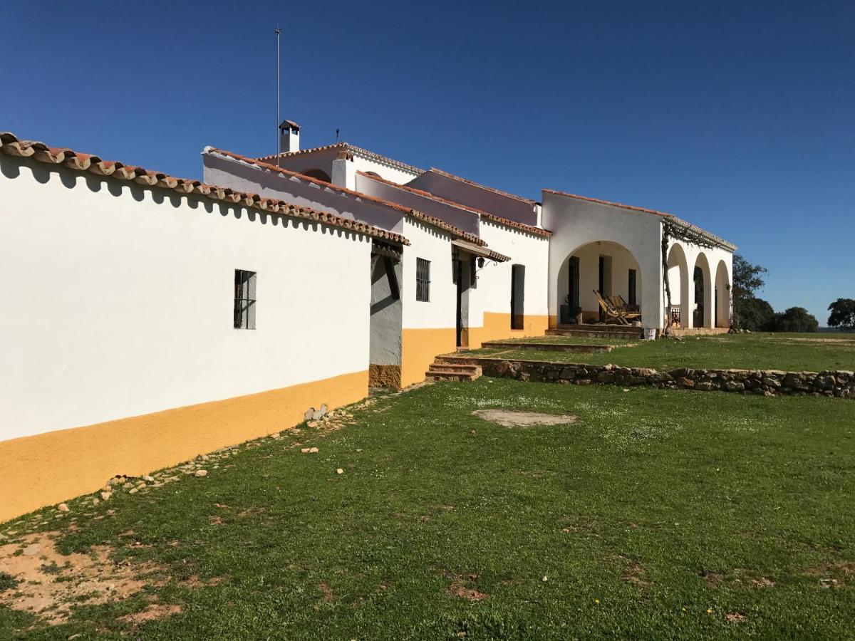 Casa Rural De La Finca Sierra Grande Hornachos Exterior photo